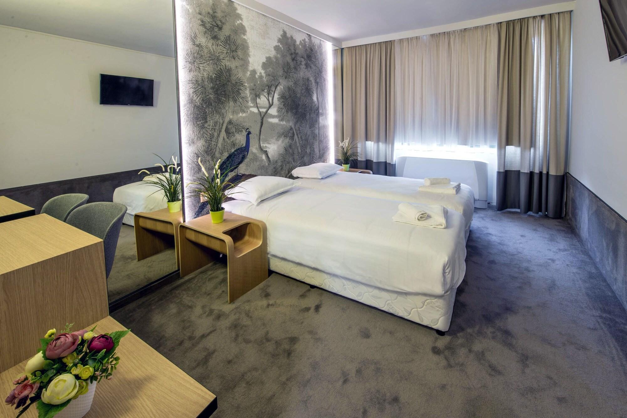 Park Hotel Raya Garden - Free Parking Велико-Тырново Экстерьер фото