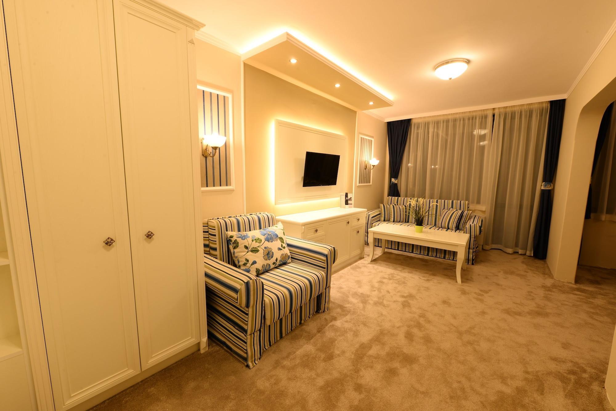 Park Hotel Raya Garden - Free Parking Велико-Тырново Экстерьер фото