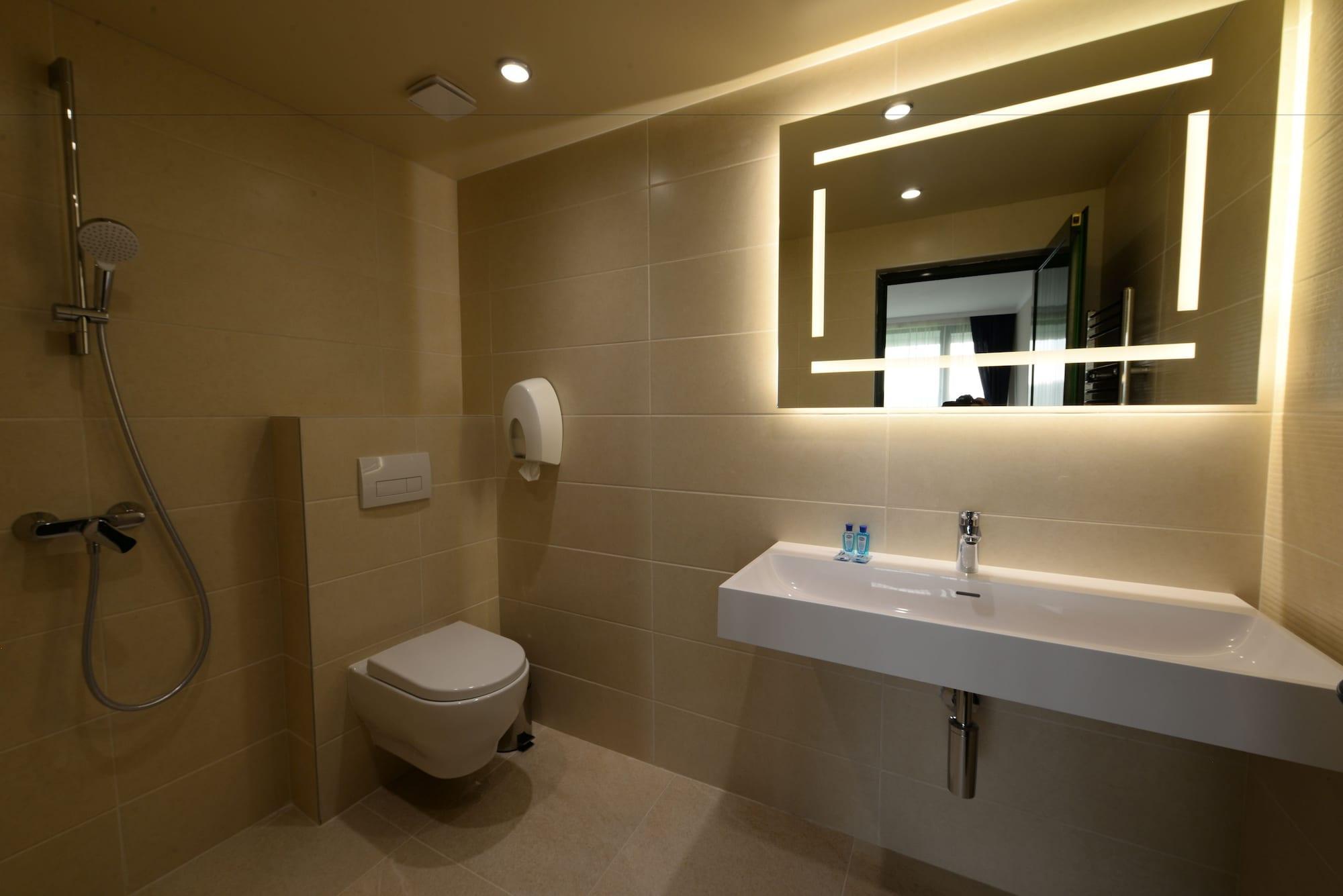 Park Hotel Raya Garden - Free Parking Велико-Тырново Экстерьер фото